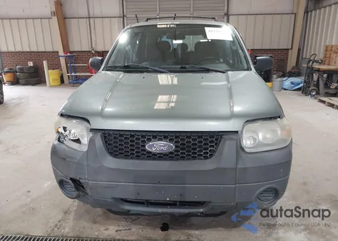 2005 Ford Escape Xls z USA, uszkodzony, nr VIN 1FMYU02Z95KB12256